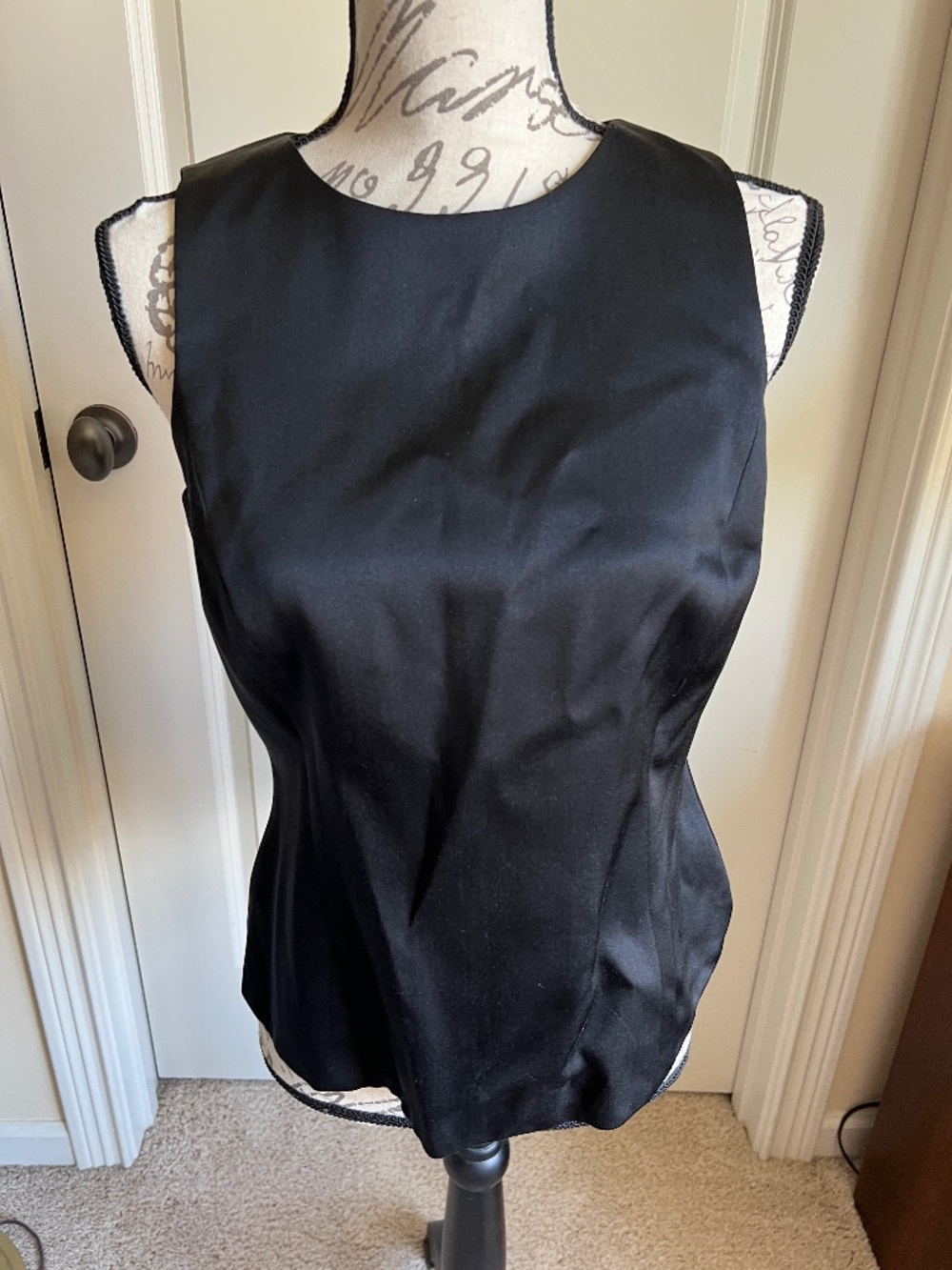 Linda Allard Ellen Tracy Black Satin Sleeveless Blouse Size 6 Vintage